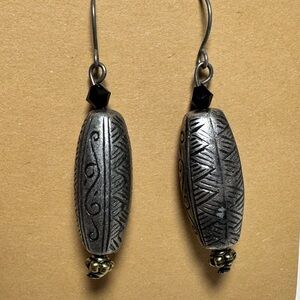 Elegant Silver and‎ Black Dangle Earrings